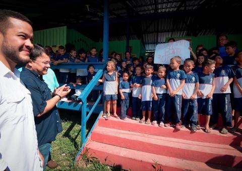 Adail Filho inaugura 68 novas escolas e Coari já é a cidade que mais investe em educação