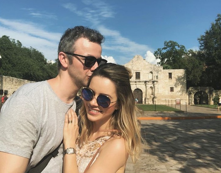 Lucas Lima se declara para Sandy em aniversário de 11 de anos de casamento