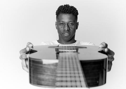 Diney vai agitar roda de samba ‘Amor Eu Vou Dormir’ em Manaus