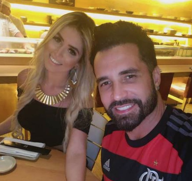 Um mês após fim de noivado, Latino engata affair com advogada gata