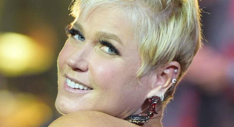 "Usava a roupa quatro dedos abaixo da pepeca", relata Xuxa sobre look dos anos 80