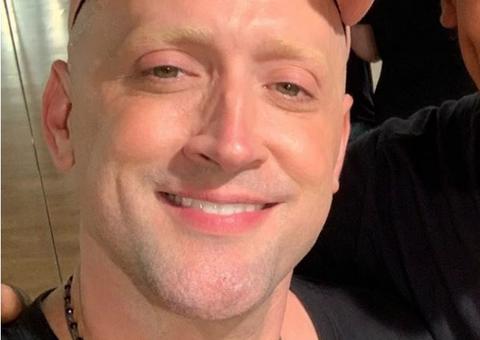 Paulo Gustavo se pronuncia após polêmica de beijo gay censurado 