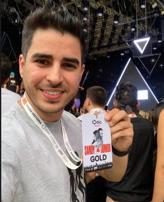 De Manaus a NY: Fã vai a todos os shows de Sandy e Junior