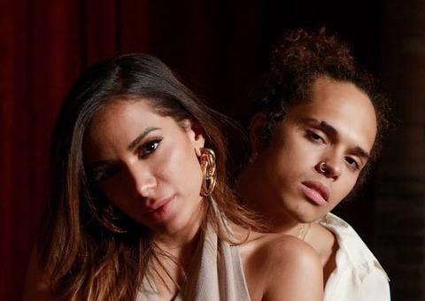 Anitta se pronuncia após repercussão de beijo de língua em cantor