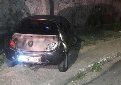 Dupla é baleada após carro ser crivado de balas em Manaus