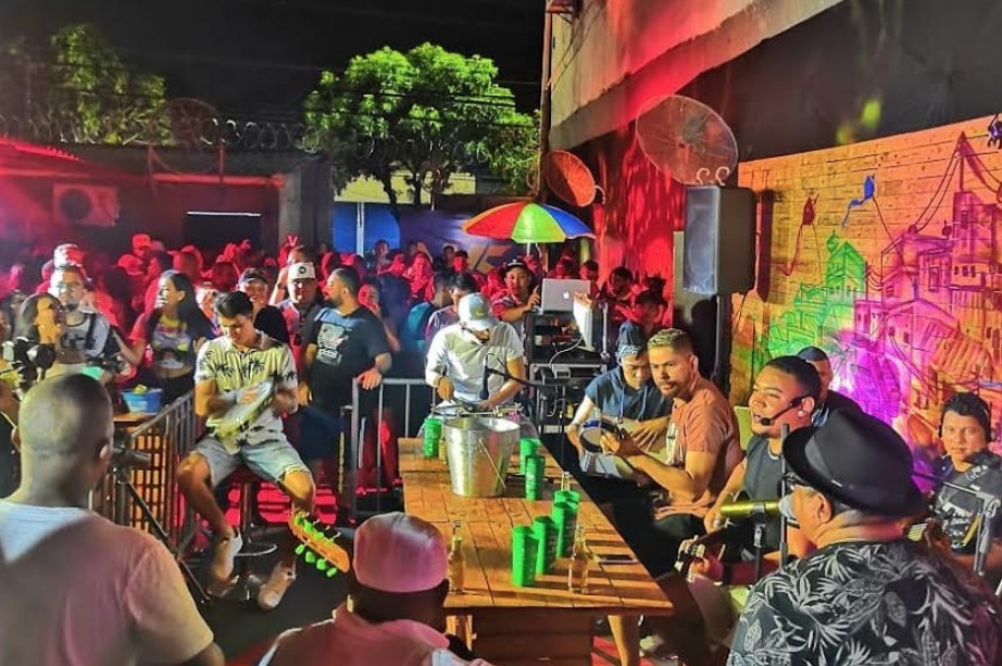 Loka Tentação, Vem K Sambar e Xote com Pimenta agitam roda de samba em Manaus