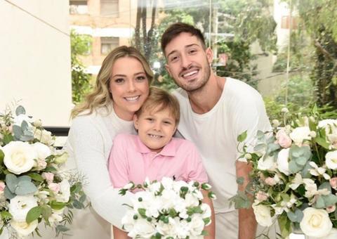 Filho de Neymar é filmado na maternidade durante trabalho de parto de Carol Dantas