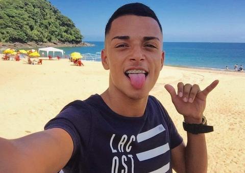 Vídeo: Jogador de futebol é morto a facadas ao agredir homem que assediou sua namorada