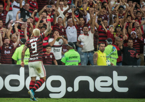 Com golaço de Gabigol, Flamengo vence Santos e segue na liderança 