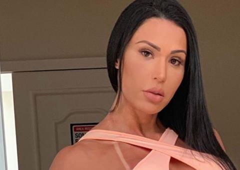 Gracyanne Barbosa posa completamente nua e manda recado às mulheres