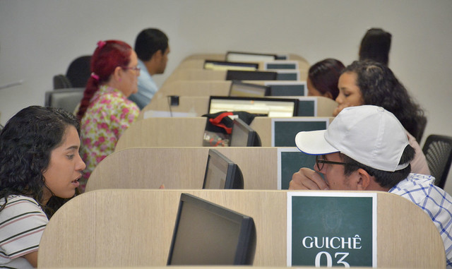 Mais de 30 vagas de emprego são ofertadas nesta segunda-feira em Manaus