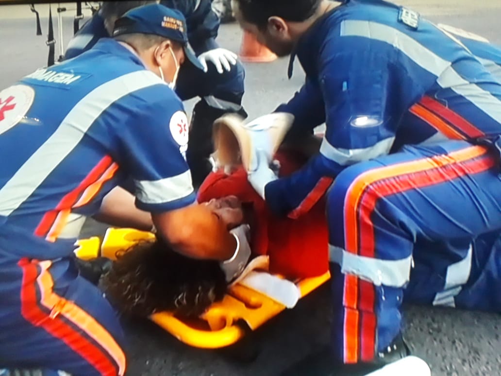 Em Manaus, acidente entre motocicletas deixa três pessoas feridas na avenida Max Teixeira