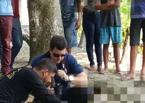 Corpo crivado de balas é encontrado em área de mata em Manaus 