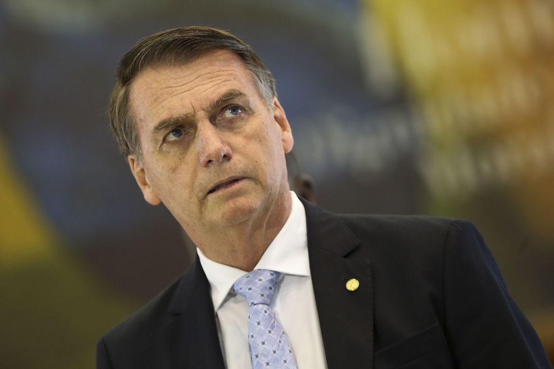 Bolsonaro diz que sancionará projeto que amplia posse de arma no campo