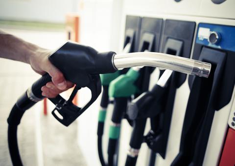 Petrobras anuncia que vai manter preço de combustíveis e monitorar mercado