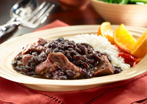 Feijoada beneficente arrecada recursos para o Lar Batista Janell Doyle em Manaus