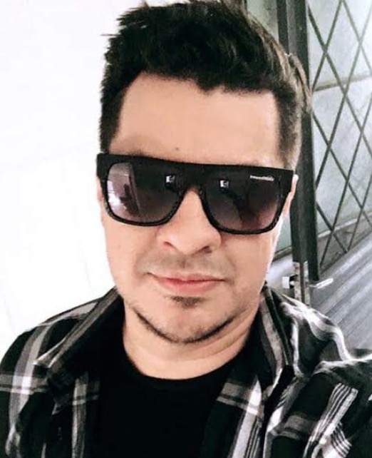 Vocalista da Rahvox, Rafinha apresenta acústico no Porão do Alemão