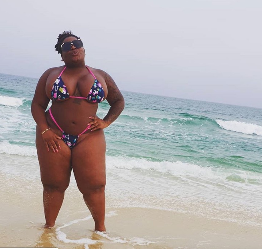 Jojo Todynho faz bumbum tremer em fio-dental quase invisível