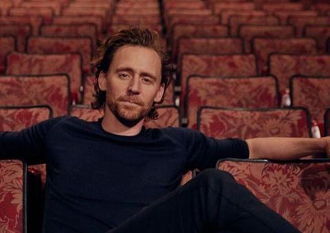 Mulher é flagrada se masturbando durante peça de Tom Hiddleston na Broadway