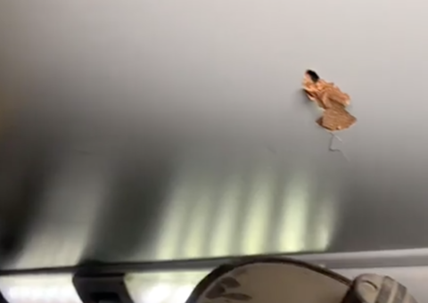 Assaltantes atiram dentro de ônibus durante assalto em Manaus 