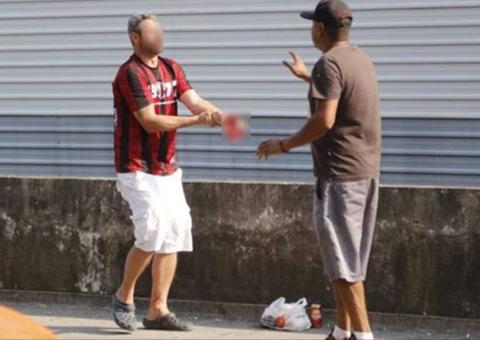 Torcedor explode a mão durante festa em embarque do Athletico-PR