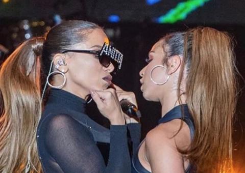 Antes de beijo em boate, Anitta convidava bailarina para sexo a três com Scooby