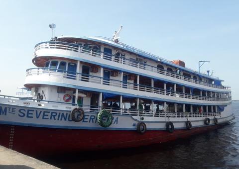 Em Manaus, homem encontrado morto em barco pode ter sido assassinado a pauladas