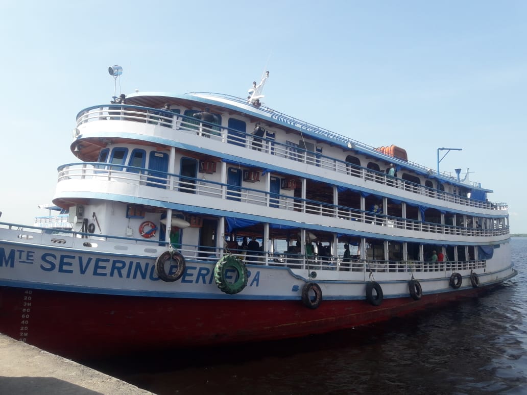 Em Manaus, homem encontrado morto em barco pode ter sido assassinado a pauladas