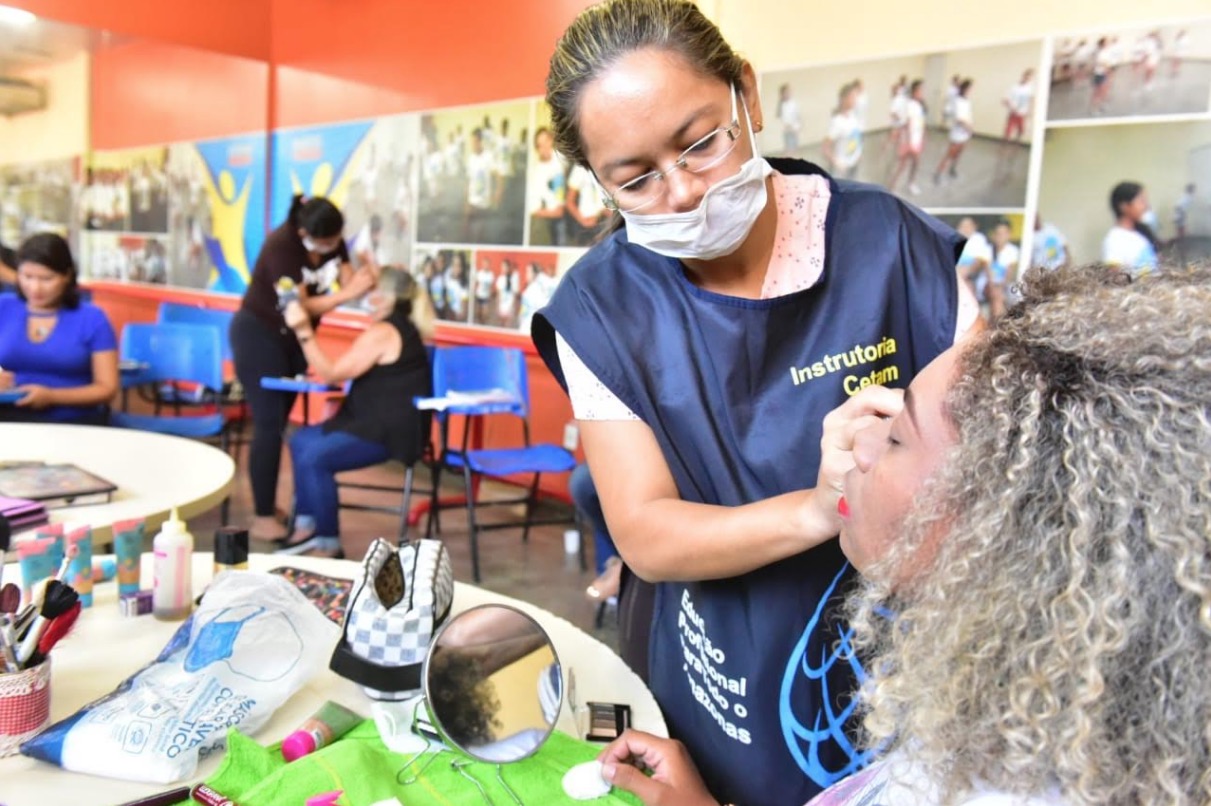 Inscrições abertas para cursos de qualificação à mulheres em situação de vulnerabilidade em Manaus 