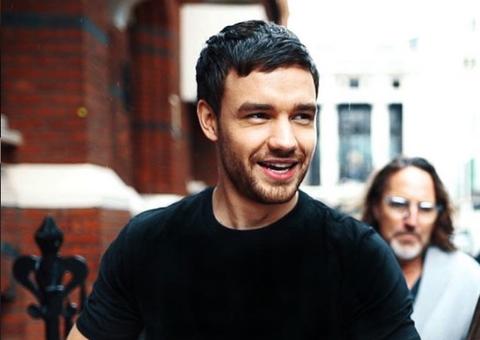 Liam Payne, ex-One Direction, aparece completamente nu em clique picante