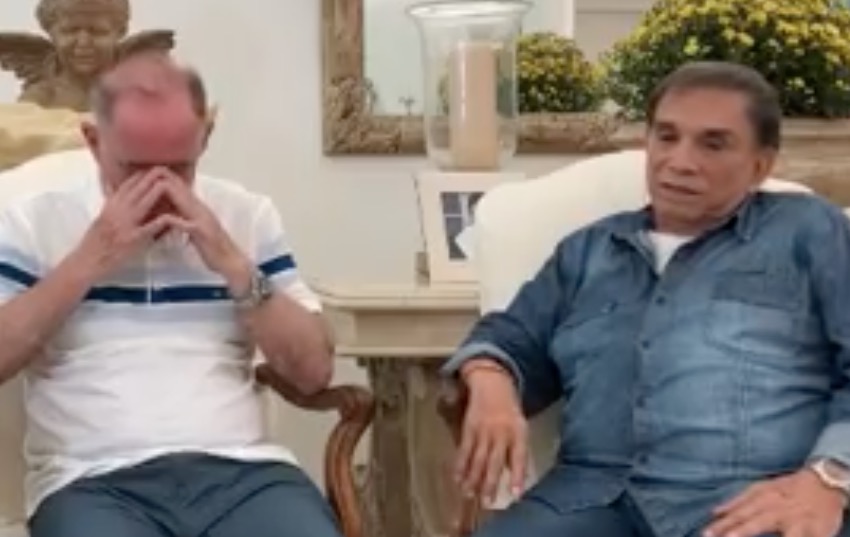 Renato Aragão chora com visita e agradecimento de Dedé Santana; assista