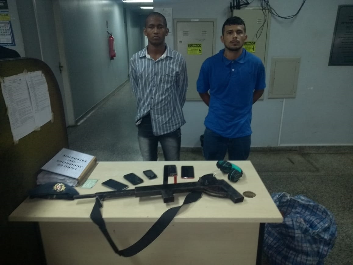 Dupla suspeita de assalto é presa após motorista de ônibus arriscar a vida; Entenda 