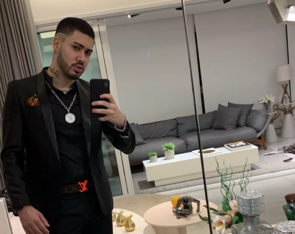 Kevinho conta a programa de TV sobre “Fora” a Anitta: “Sou lerdo"