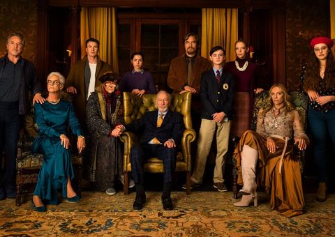 Todos são suspeitos no novo trailer de Entre Facas e Segredos