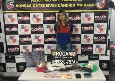 ‘Estudante’ é presa em flagrante com drogas dentro de bolsa em Manaus 