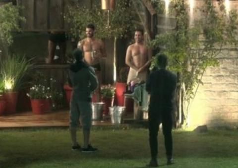 Vini Vieira exibe órgão sexual a participantes e ex-bbb Hariany comenta tamanho