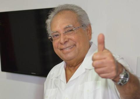 Amazonino é recebido  com gritos de 'O Negão Voltou!'