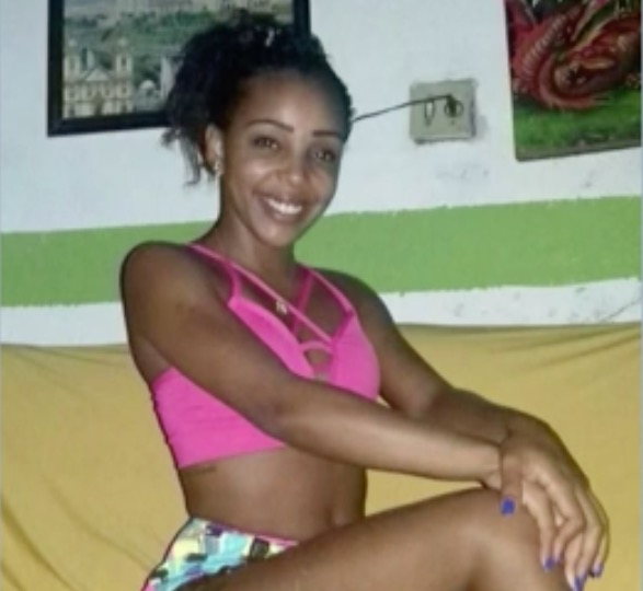 Mulher é esfaqueada pelo próprio marido na frente dos sobrinhos