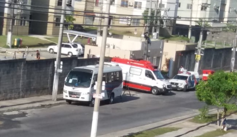 Na saída do trabalho, vigilantes são baleados por dupla de motociclistas em Manaus