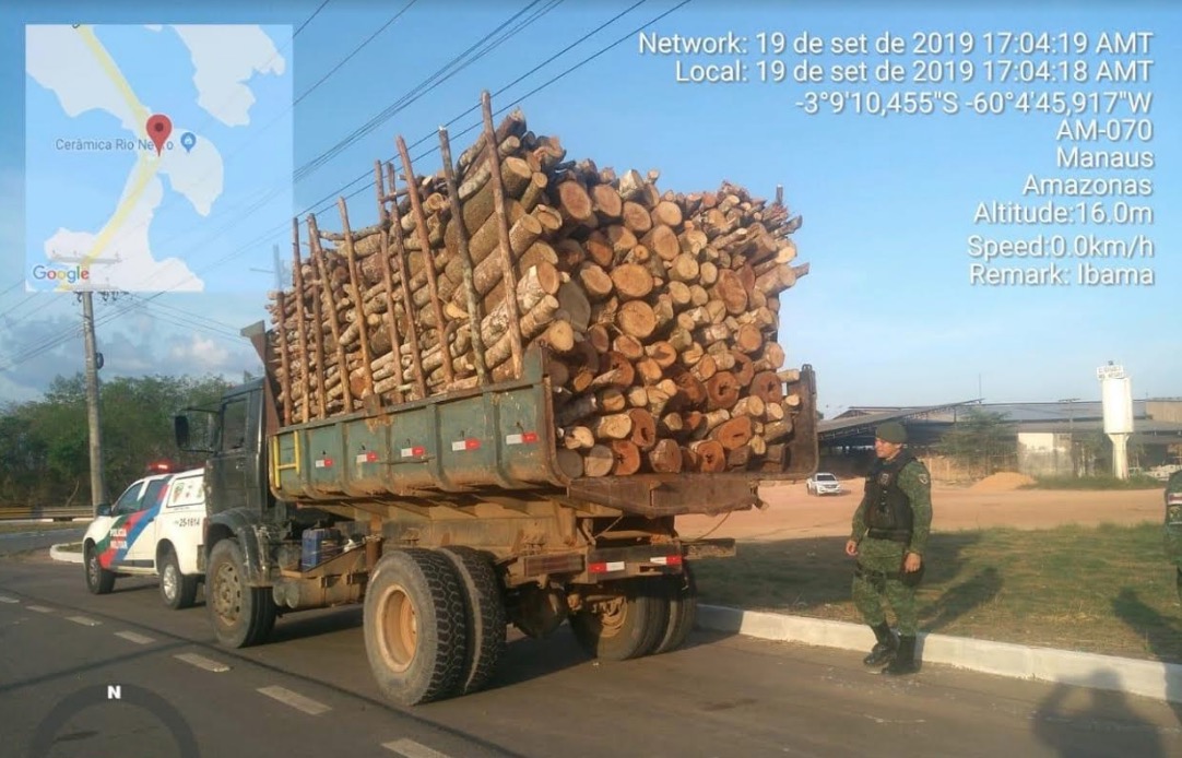 Dois homens são presos transportando madeira ilegal em caçamba na AM-070