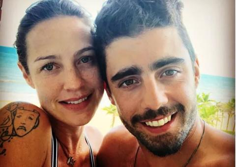Pedro Scooby volta a seguir Luana Piovani após ser defendido pela ex-mulher
