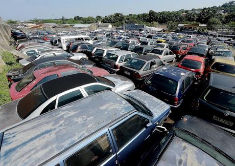 Mais de 900 veículos serão leiloados pelo Detran em Manaus 
