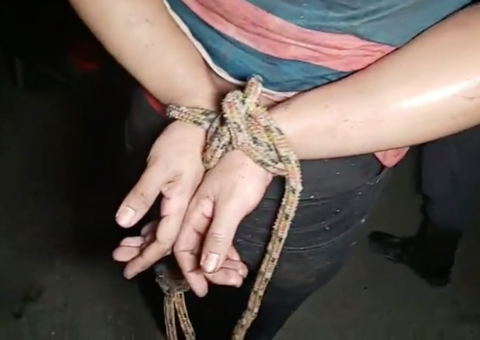 Homem é amarrado e espancado pela população em Manaus