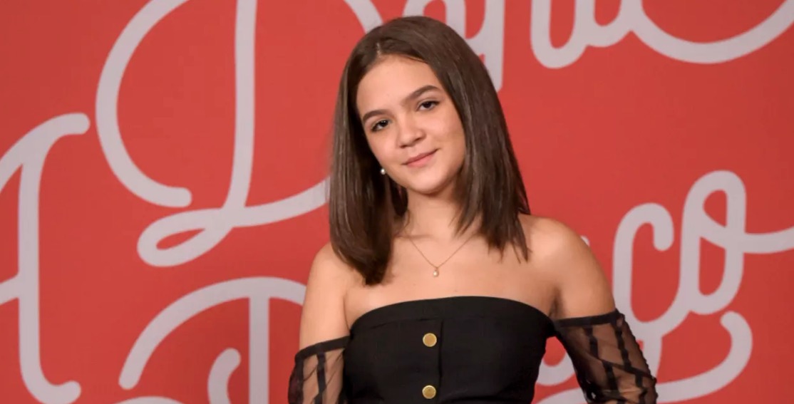 Aos 15, Mel Maia usa anel de compromisso com atacante do Fluminense