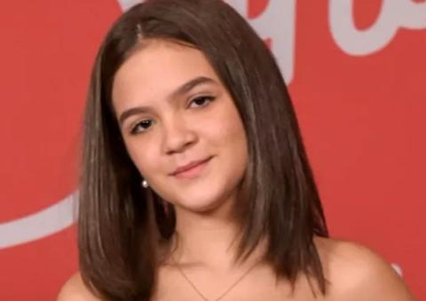 Aos 15, Mel Maia usa anel de compromisso com atacante do Fluminense