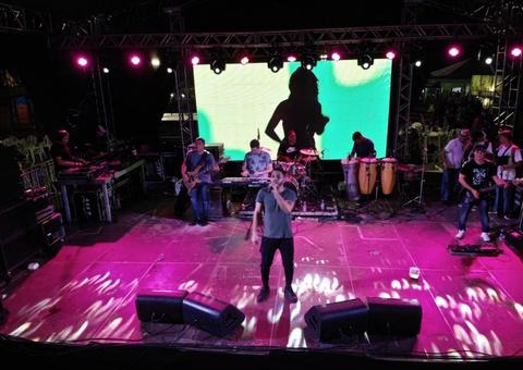 Terceiro dia da feira de agronegócios da Nilton Lins agita público 