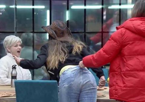 Andréa e Drika batem boca e clima esquenta em ‘A Fazenda'