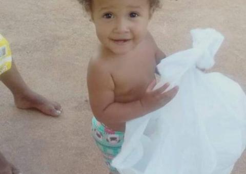 Bebê de 2 anos morre ao ser espancada até a morte; suspeitos são pai e madrasta