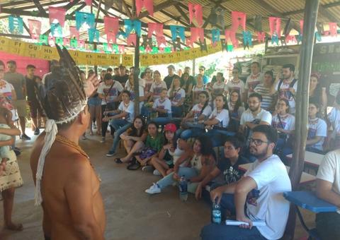 Alunos do curso de Medicina da Nilton Lins trocam experiência em saúde  com indígenas