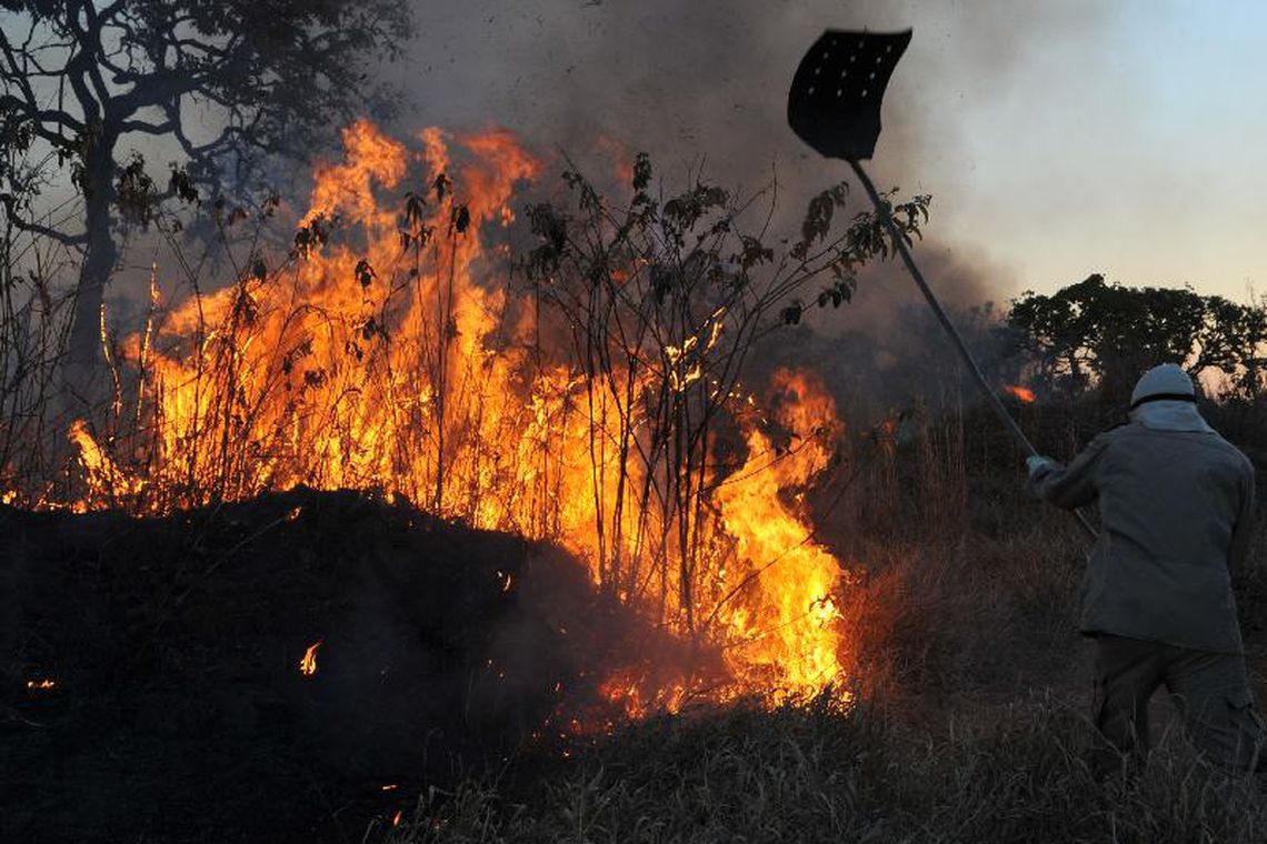 São Paulo envia helicóptero para combater incêndio no MS